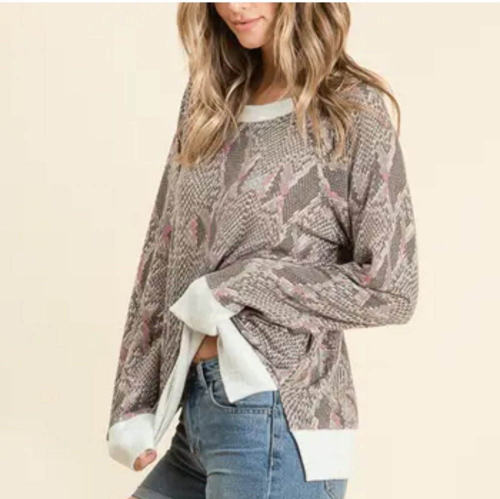 Maplesage Snake Print Grey And Pink Soft Sweater S